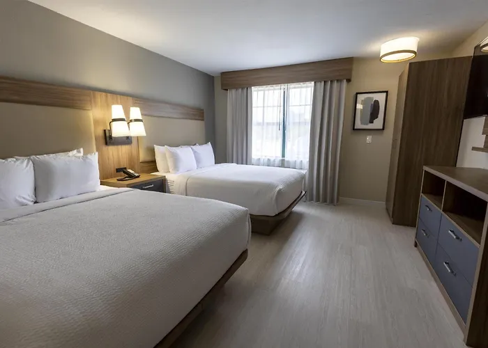 Hotel Sonesta Es Airport Extended 2*