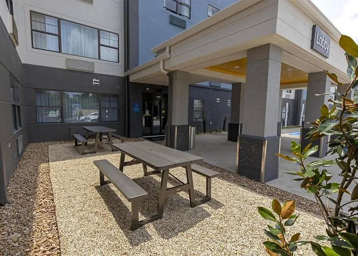 Hotel Sonesta Es Airport Extended 2*