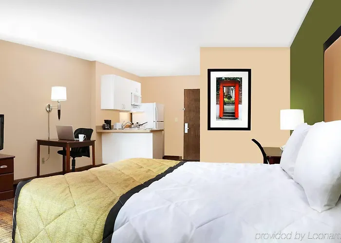 Hotel Sonesta Es Airport Extended 2*